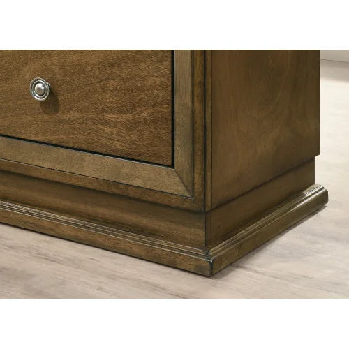 General Use Queen Bed With Two Nightstands Bedroom Set